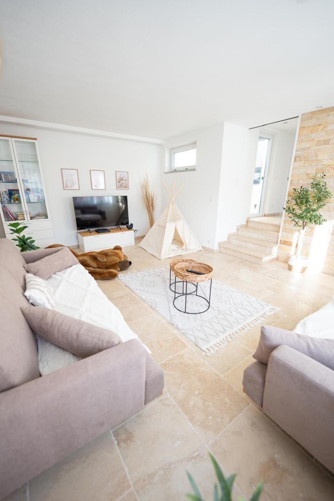-Stadthaus Ida- Mit Grosser Dachterasse, Am Schlosspark, Luftkurort Kisslegg, Boxspringbetten, Kaffeevollautomat, Smarttv, Familienfreundlich, Grosszuegig, Zentral Eksteriør billede